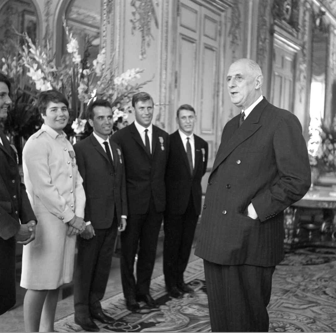 comment etre decore de ordre national du merite